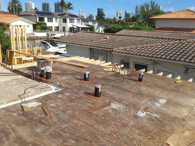 Residential new construction - roof deck framing